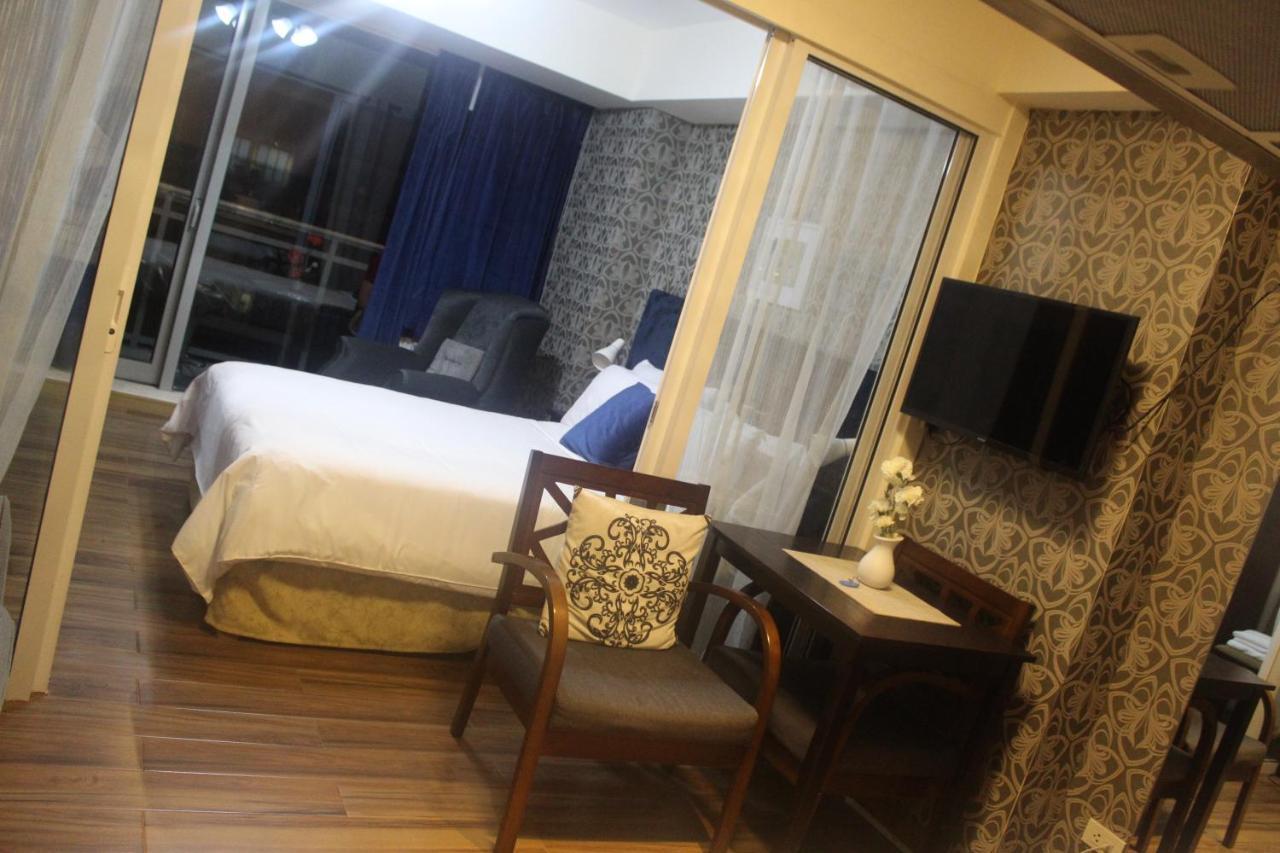 Azure Urban Resort A4 Near Airport Mall With Wavepool Paranaque City Kültér fotó