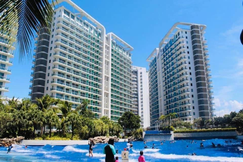 Azure Urban Resort A4 Near Airport Mall With Wavepool Paranaque City Kültér fotó